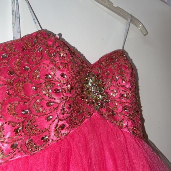 Prom dress - Picture 3 of 7